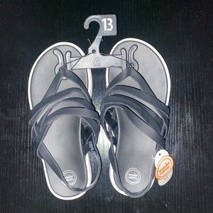 Kids sandals w/ straps